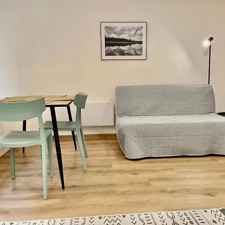 Apartment Port *